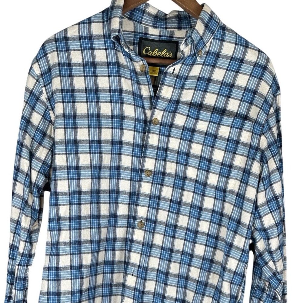 Cabela Long Sleeve Blue Flannel Small Button Down